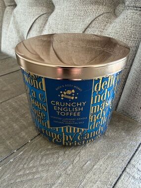 Bath & Body Works Blue & Gold Crunchy English Toffee Candle